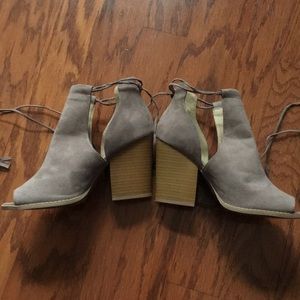 OPEN TOE LACE UP WEDGES